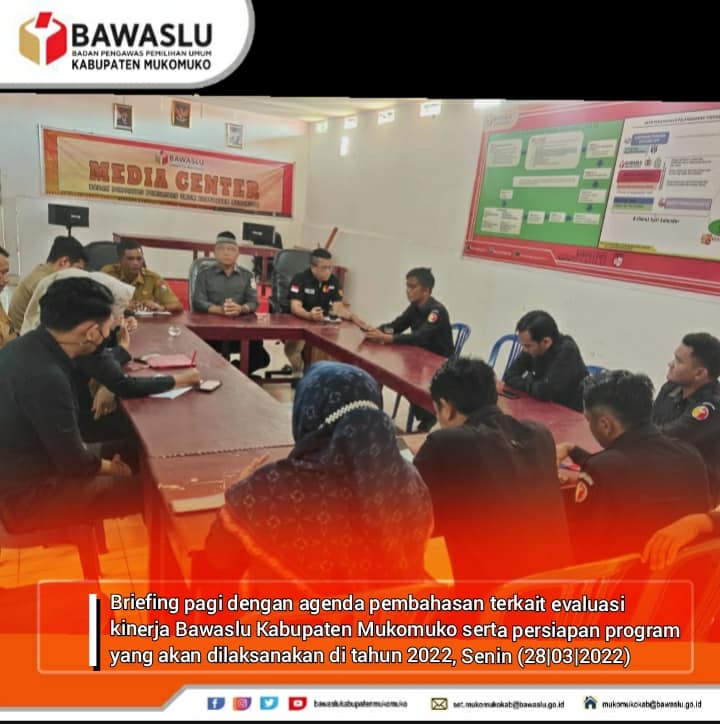 Selesai Apel Bawaslu Kabupaten Mukomuko gelar Briefing