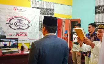 Rahmat Bagja lakukan Pelantikan Pengganti  Antar Waktu (PAW) Anggota Bawaslu Kabupaten Mukomuko Sisa Masa Jabatan 2018-2023